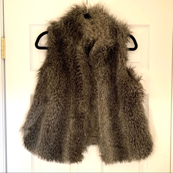 Outdoor Edition by Parkhurst Faux Fur Vest - Picture 3 of 7